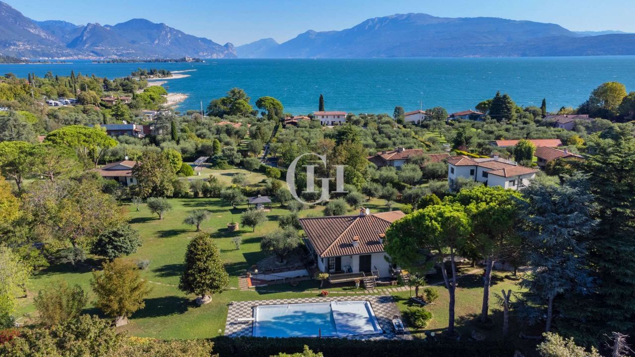 Villa in Gardasee, Italien, 515 m² - Foto 1