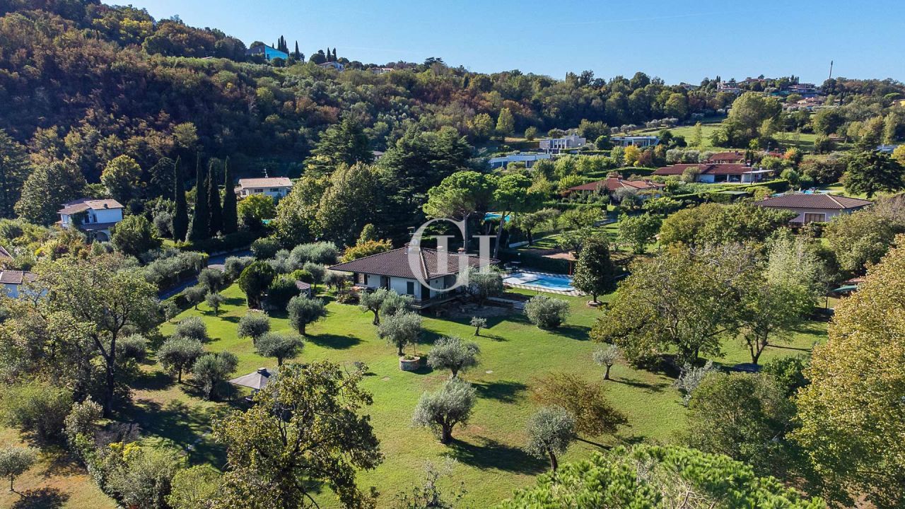 Villa por Lago de Garda, Italia, 515 m² - imagen 7