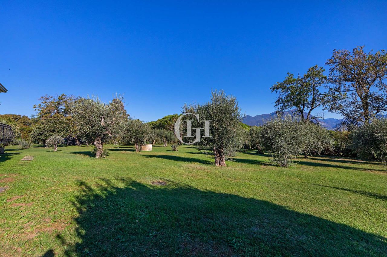 Villa por Lago de Garda, Italia, 515 m² - imagen 12