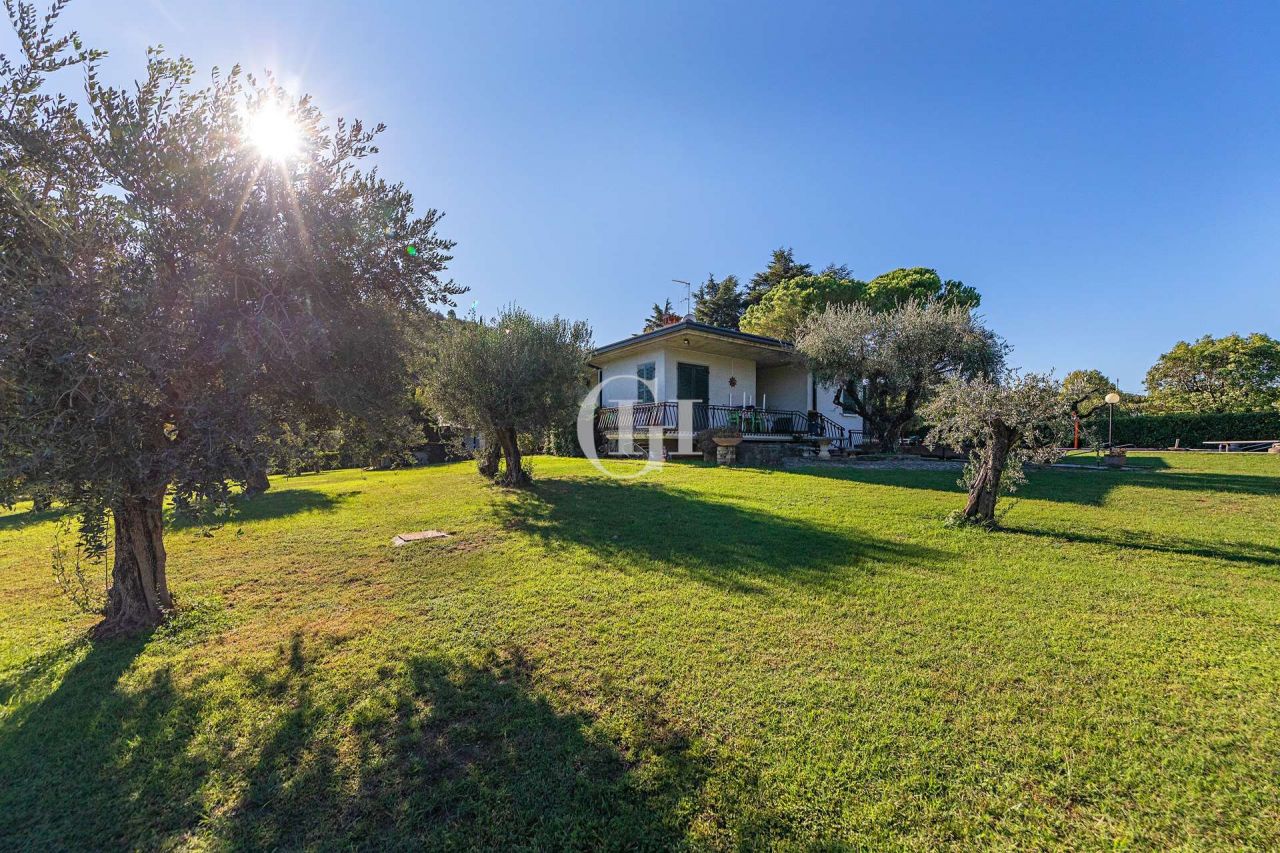Villa por Lago de Garda, Italia, 515 m² - imagen 11