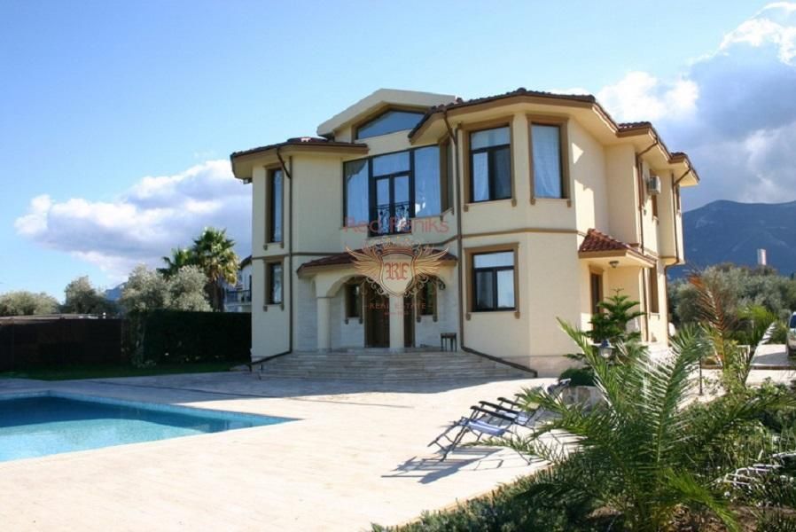 Maison à Kyrenia, Chypre, 450 m² - image 1