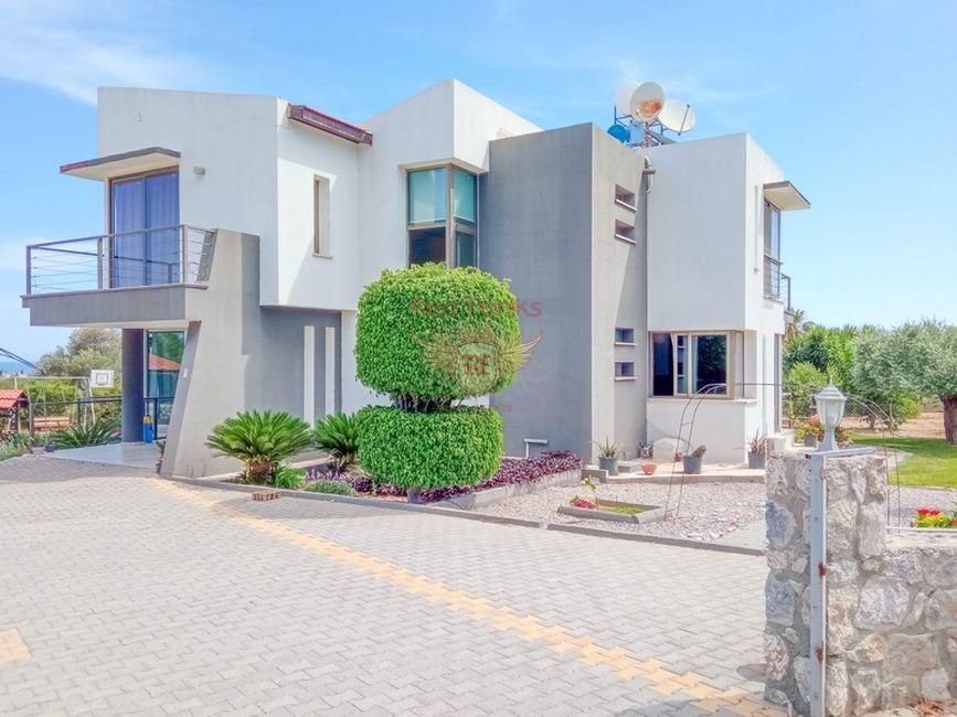 Casa a Kyrenia, Cipro, 280 m² - foto 3