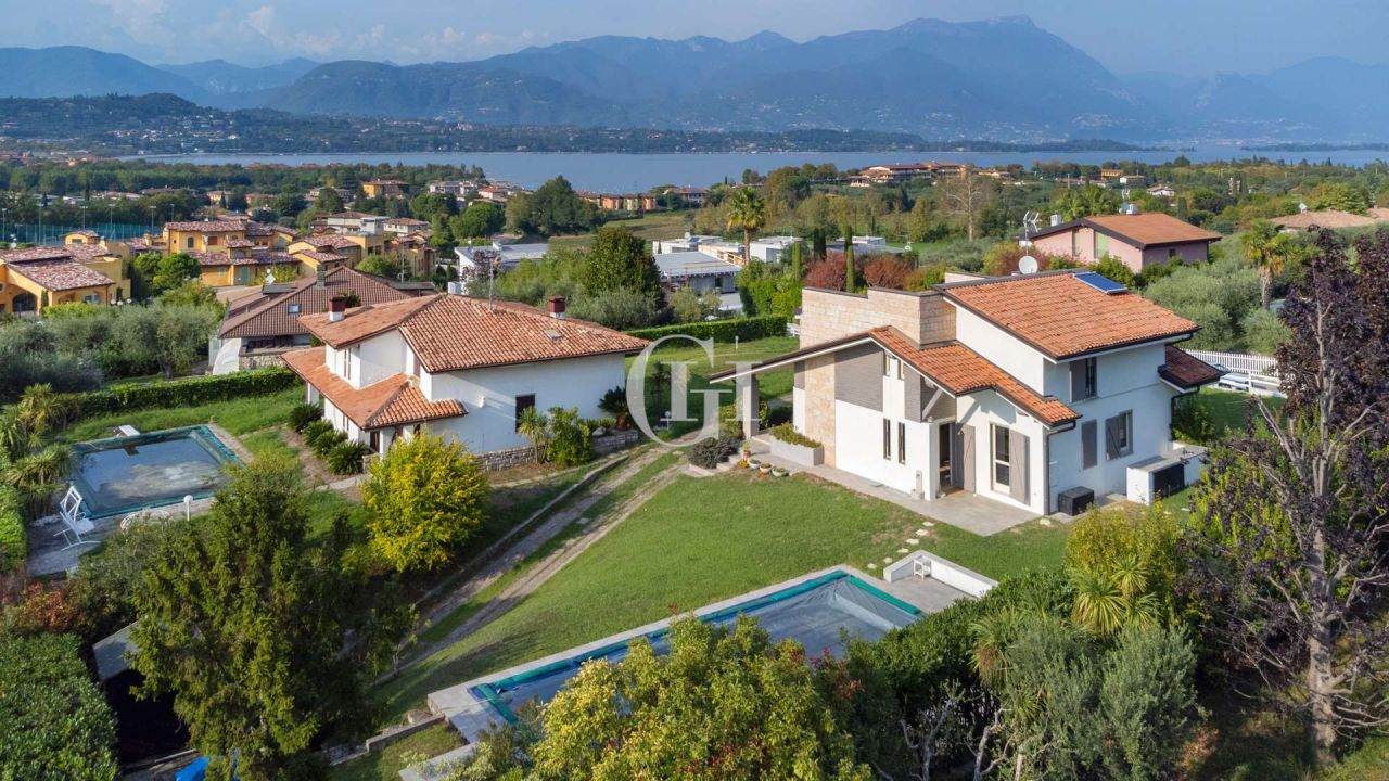 Villa in Gardasee, Italien, 250 m² - Foto 1