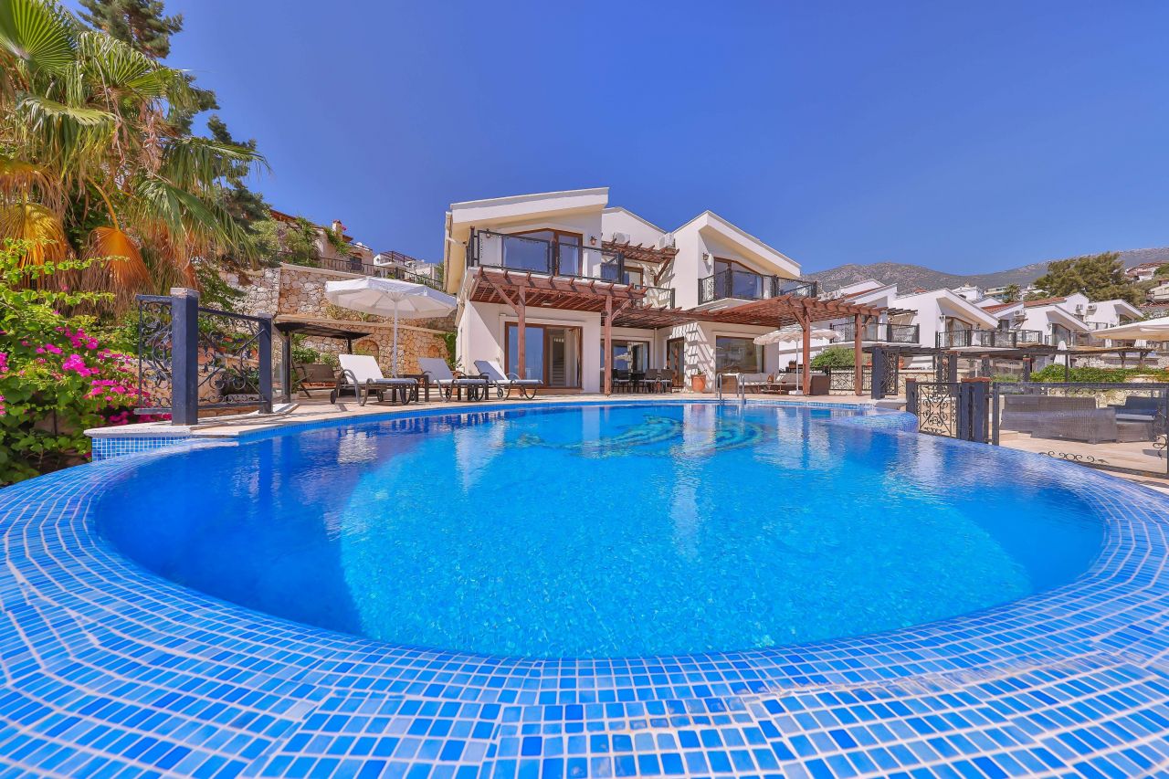 Villa en Kalkan, Turquia, 200 m² - imagen 1