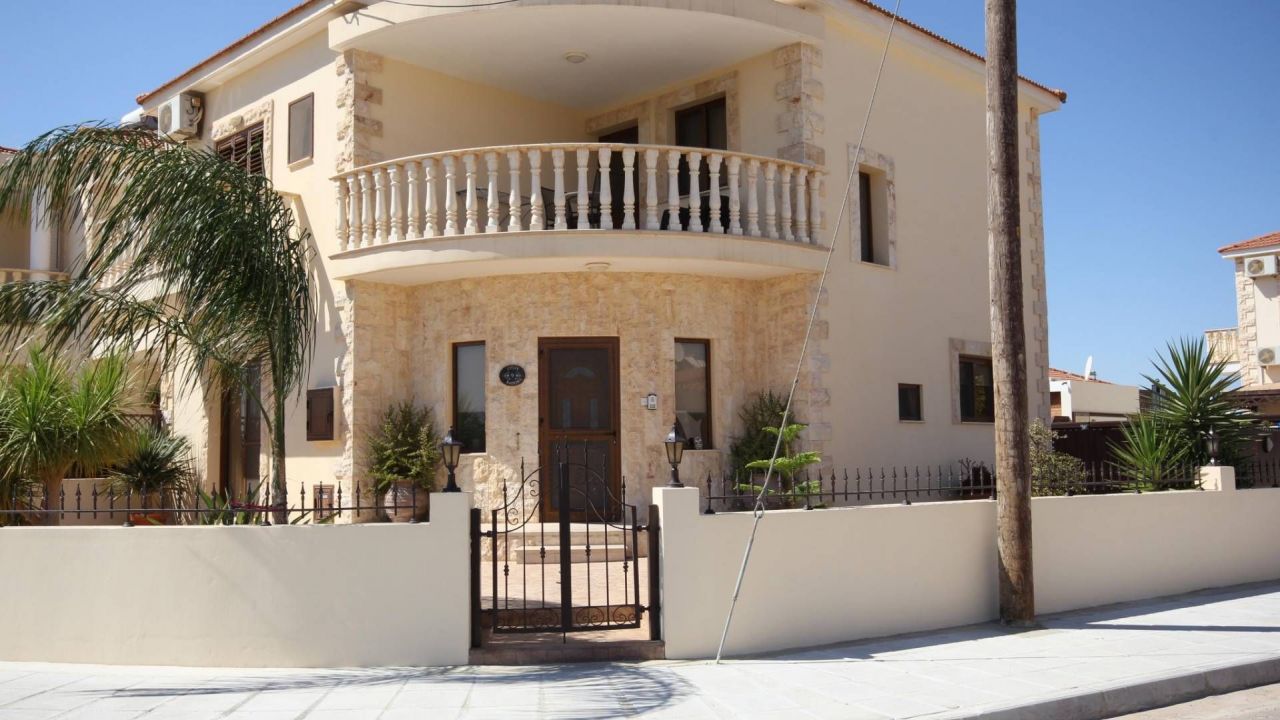 Villa in Protaras, Cyprus, 150 m² - picture 1