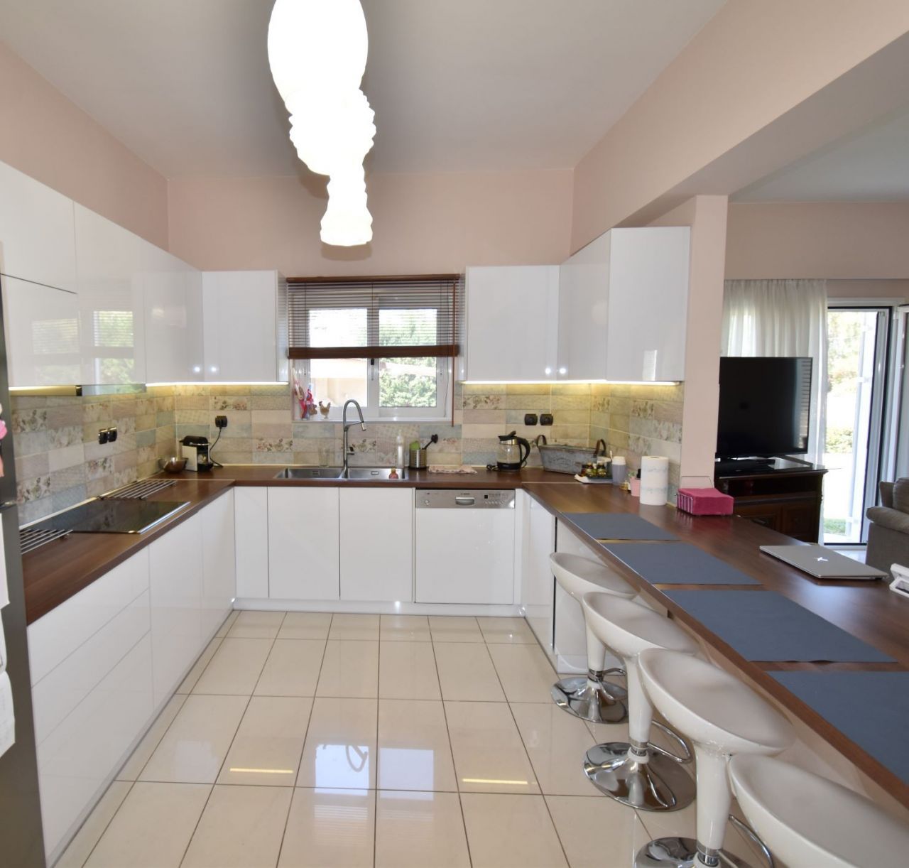 Villa in Loutraki, Greece, 200 m² - picture 5