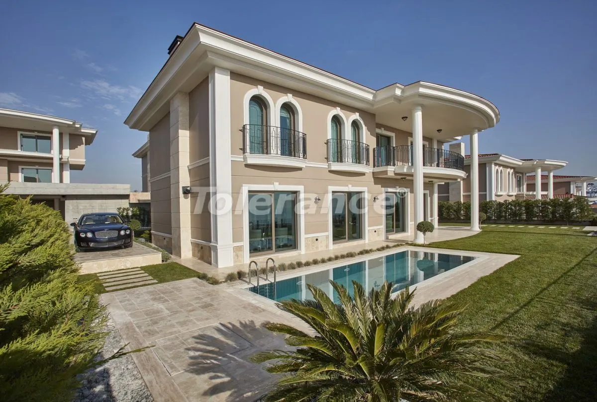 Villa in Beylikduzu, Turkey, 171 m² - picture 1