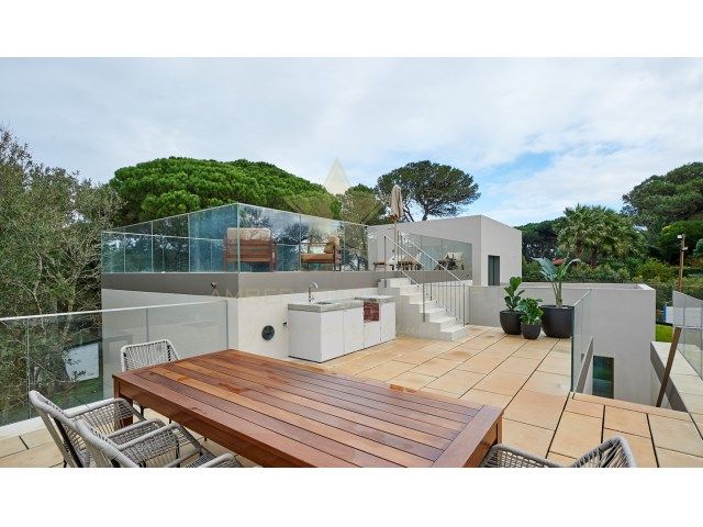 Villa in Cascais, Portugal, 266 m² - picture 1