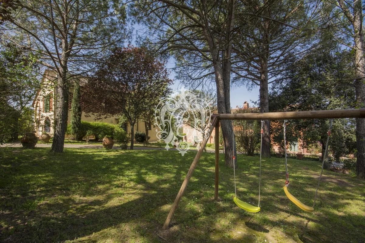 Villa in Pontedera, Italy, 676 m² - picture 6