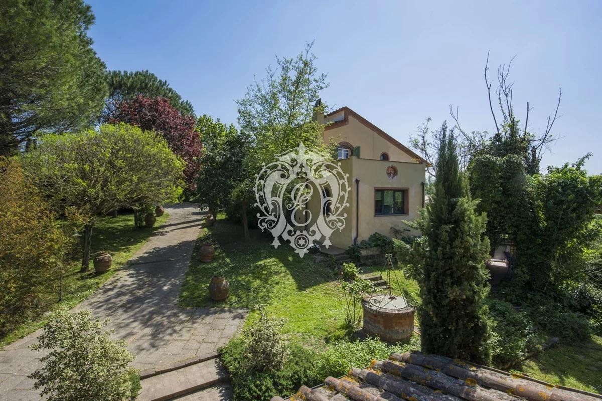 Villa in Pontedera, Italy, 676 m² - picture 8