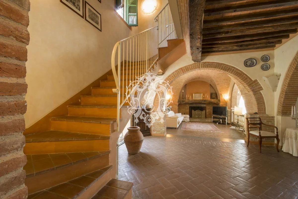 Villa in Pontedera, Italy, 676 m² - picture 12