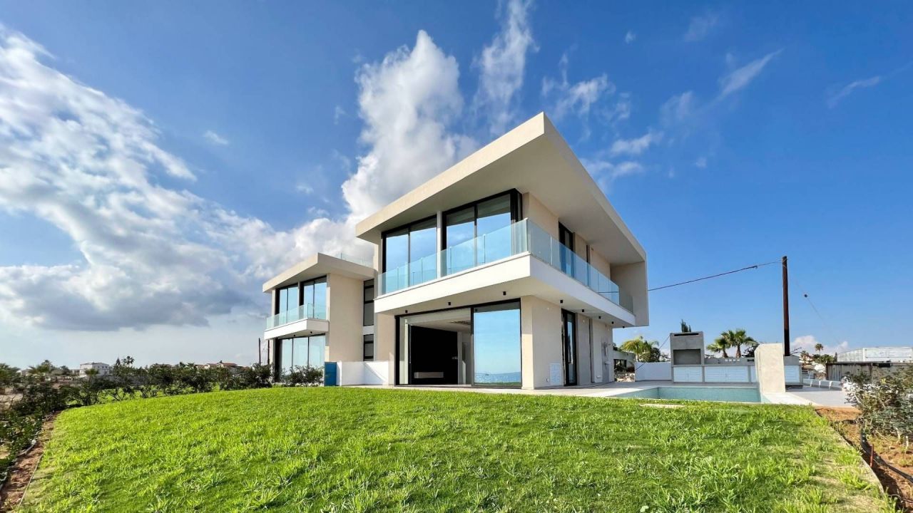 Villa in Protaras, Cyprus, 311 m² - picture 1