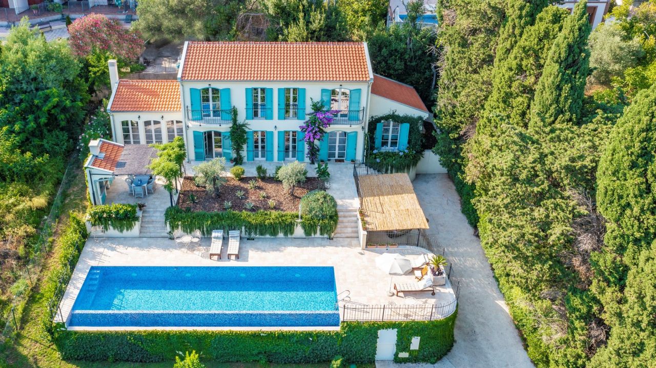 Villa in Herceg-Novi, Montenegro, 198 m² - Foto 1