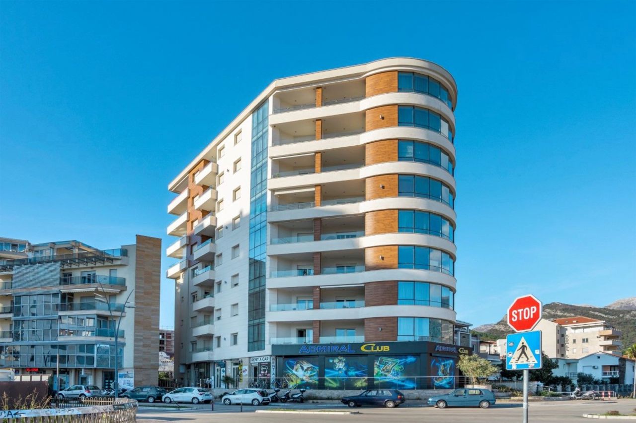 Flat in Budva, Montenegro, 122 m² - picture 1