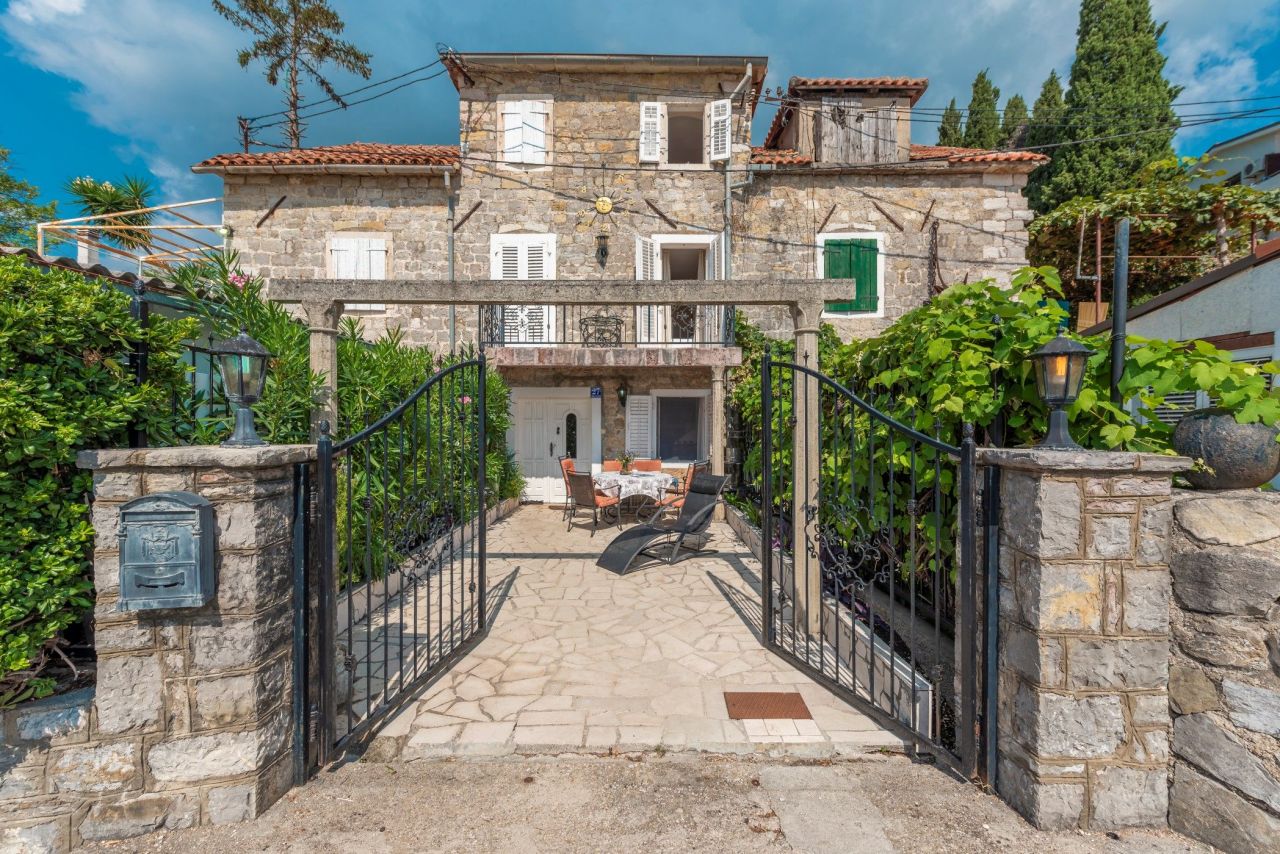 Casa en Baosici, Montenegro, 95 m² - imagen 1