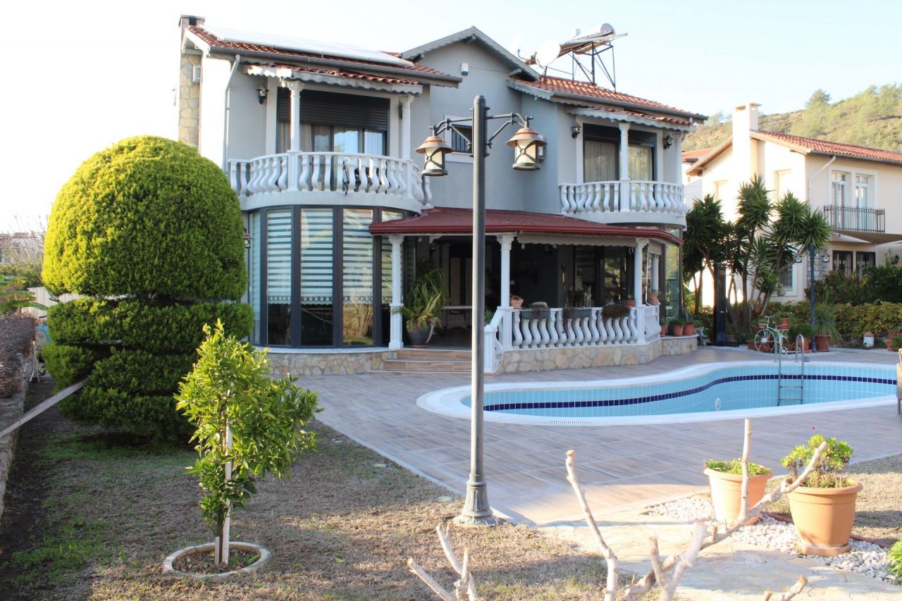 Villa à Fethiye, Turquie, 200 m² - image 1