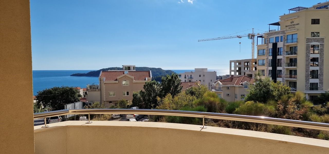 Flat in Becici, Montenegro, 52 m² - picture 1