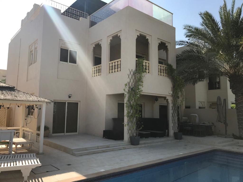 Villa in Ras al-Khaimah, UAE, 358 m² - picture 1