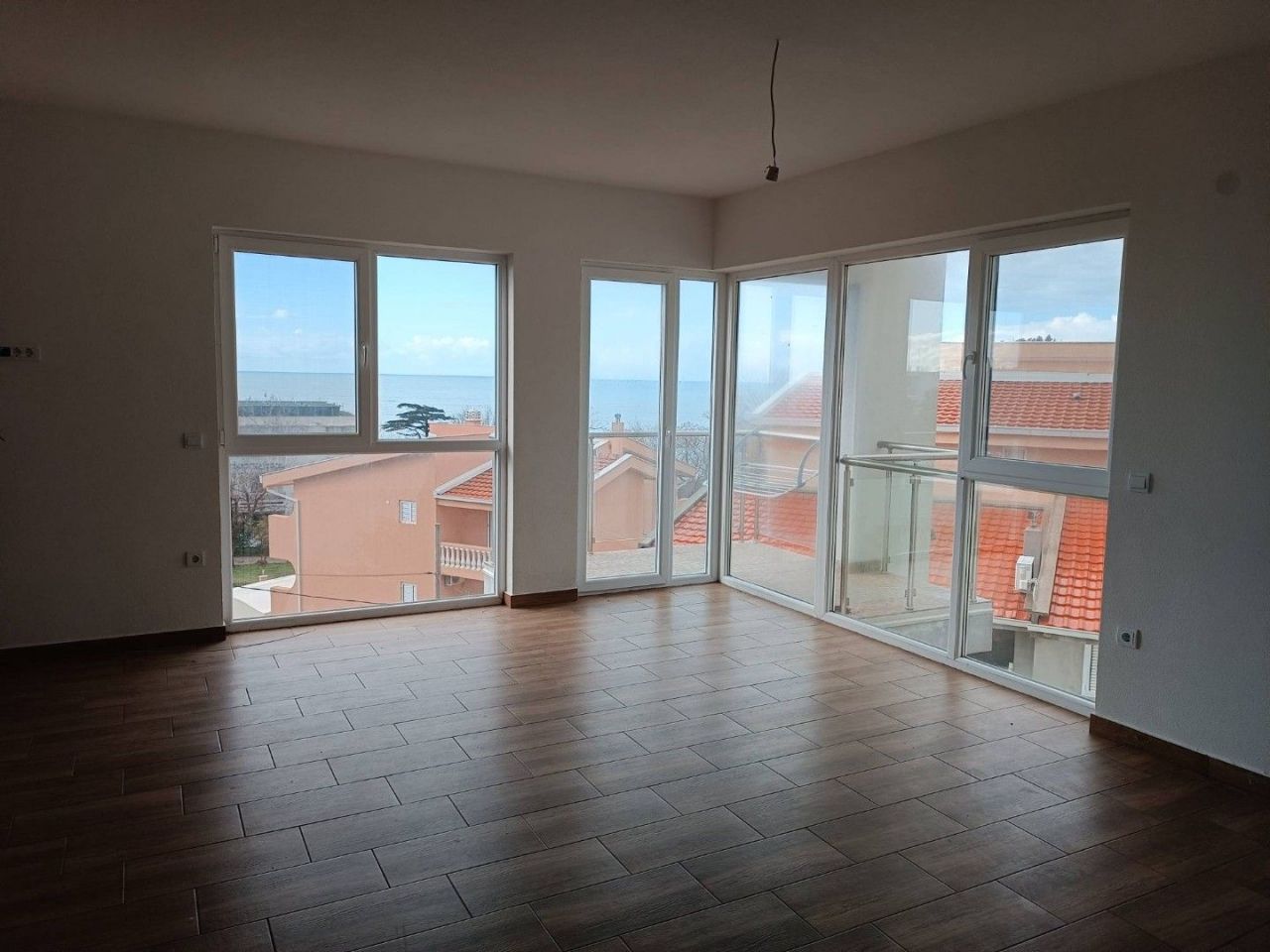 Appartement à Sutomore, Monténégro, 76 m² - image 2