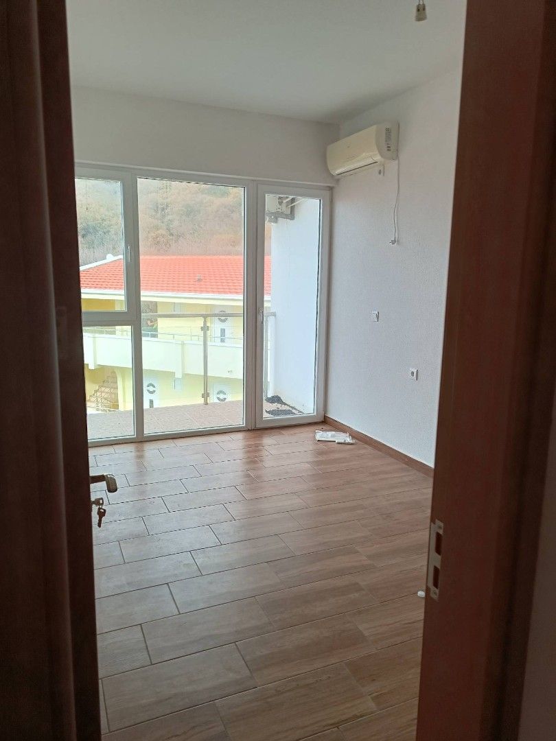 Appartement à Sutomore, Monténégro, 76 m² - image 9