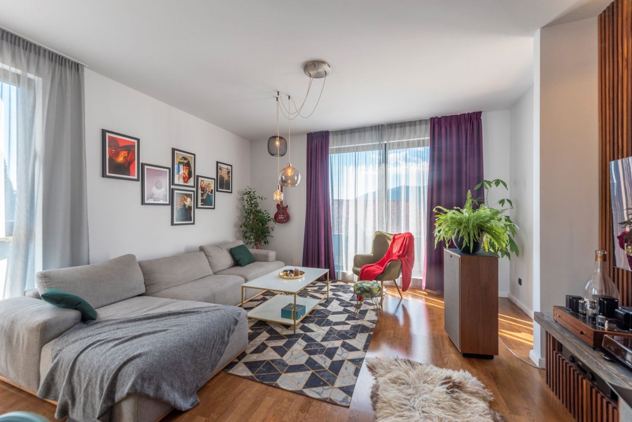 Appartement à Tivat, Monténégro, 110 m² - image 1