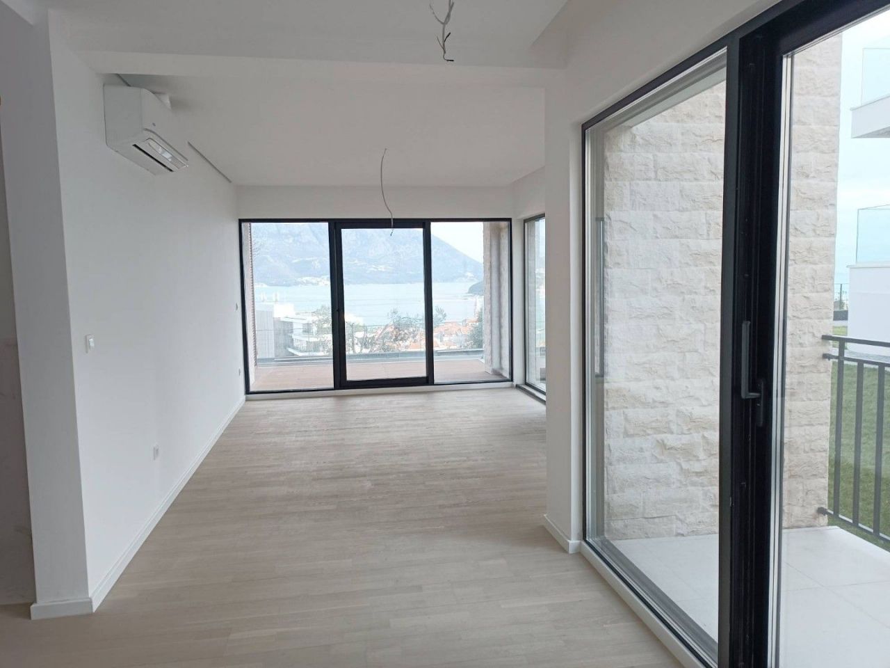 Flat in Budva, Montenegro, 63 m² - picture 2