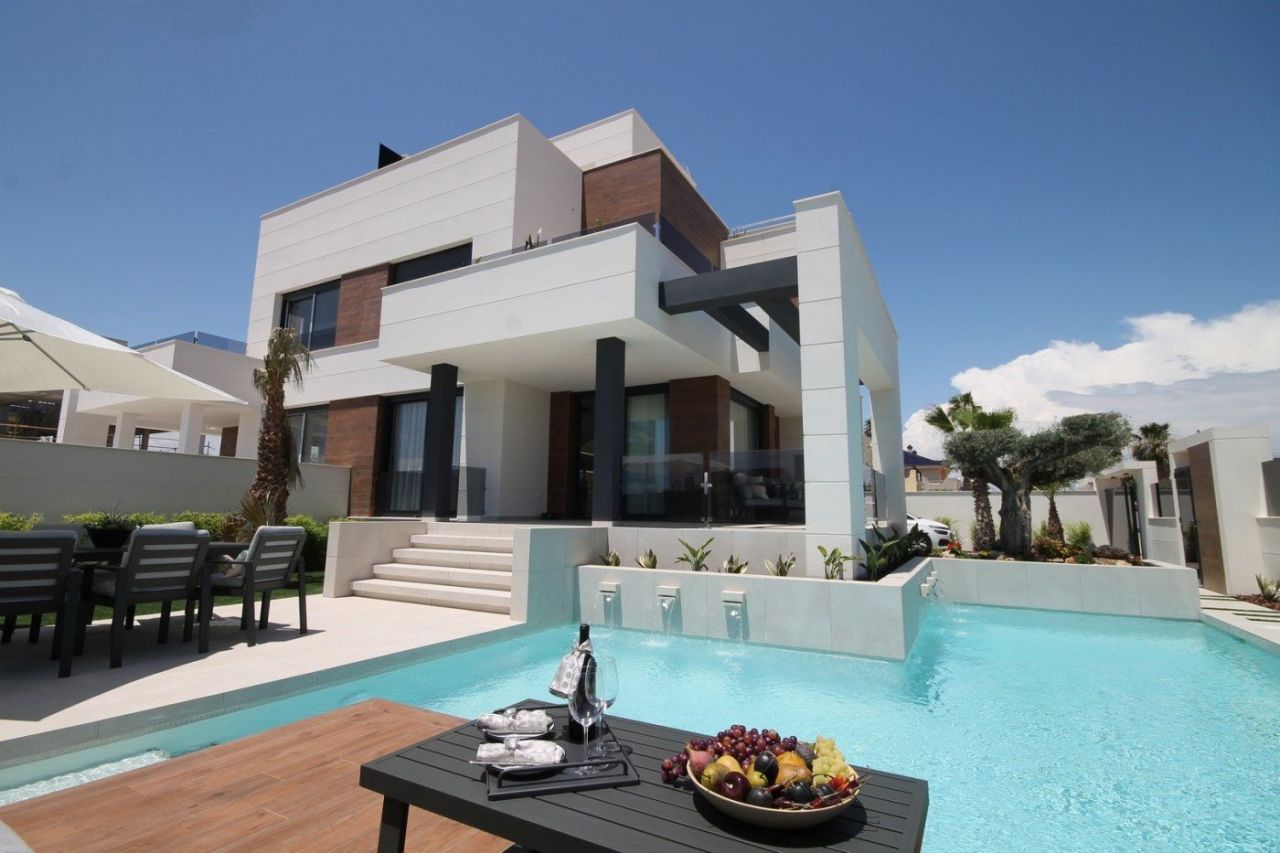 Villa en Torrevieja, España, 147 m² - imagen 1