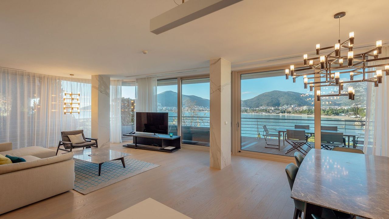 Appartement à Becici, Monténégro, 176 m² - image 1