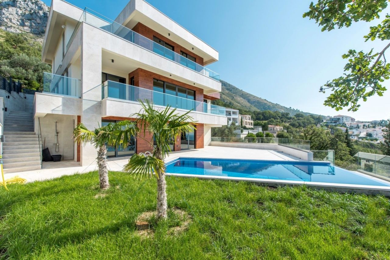 Villa in Budva, Montenegro, 632 m² - picture 1
