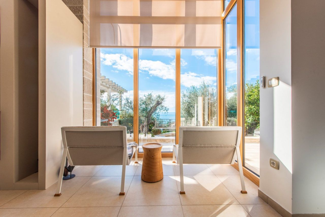 Villa in Rezevici, Montenegro, 340 m² - Foto 1