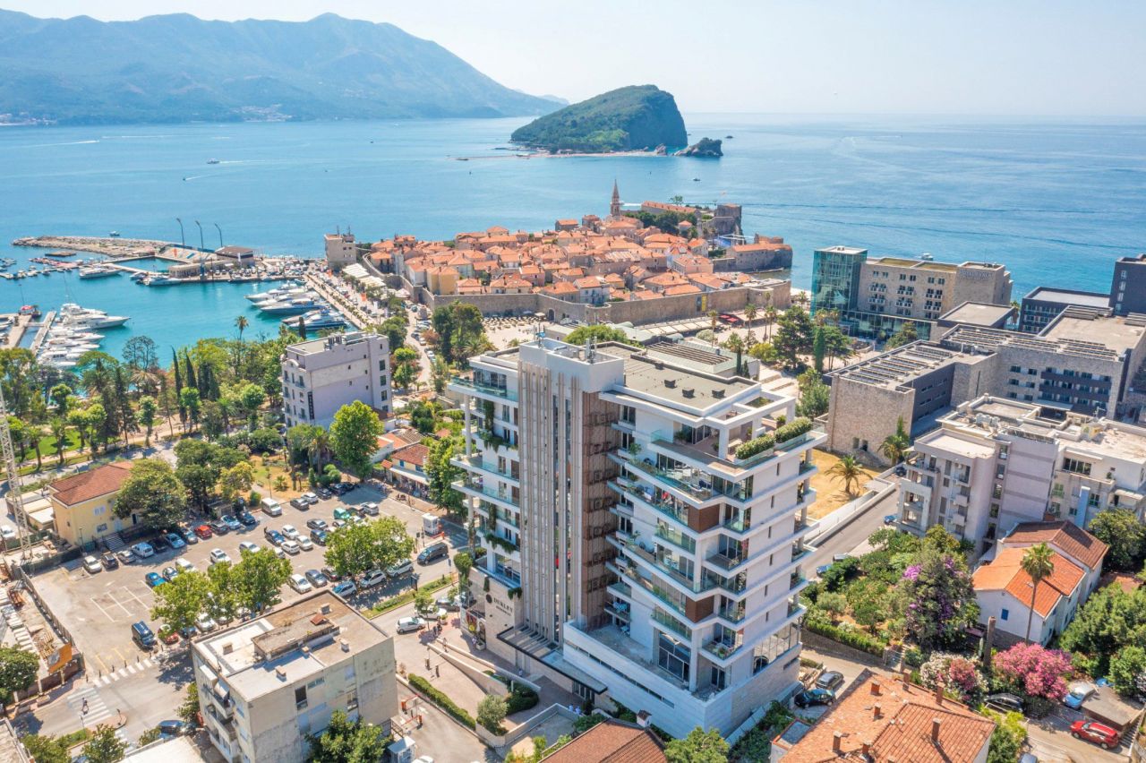 Piso en Budva, Montenegro, 64 m² - imagen 1
