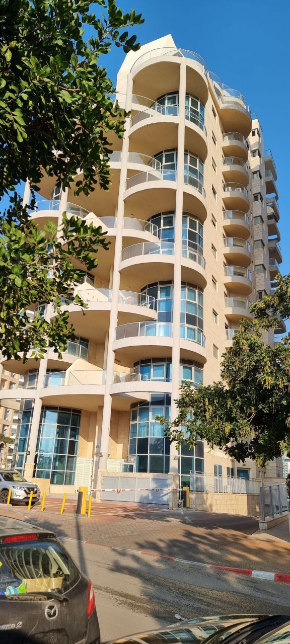 Appartement à Netanya, Israël, 127 m² - image 1