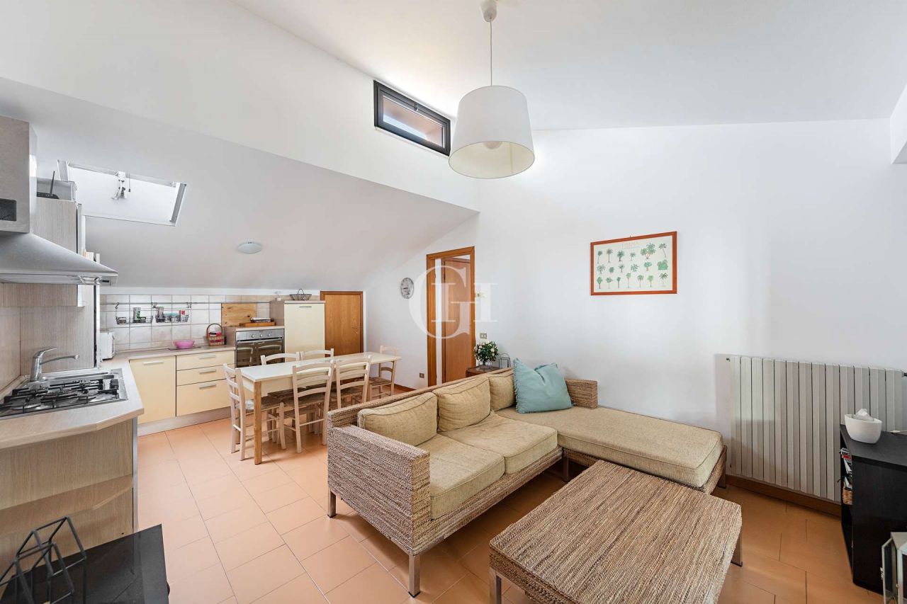 Apartment on Lake Garda, Italy, 110 m² - picture 4