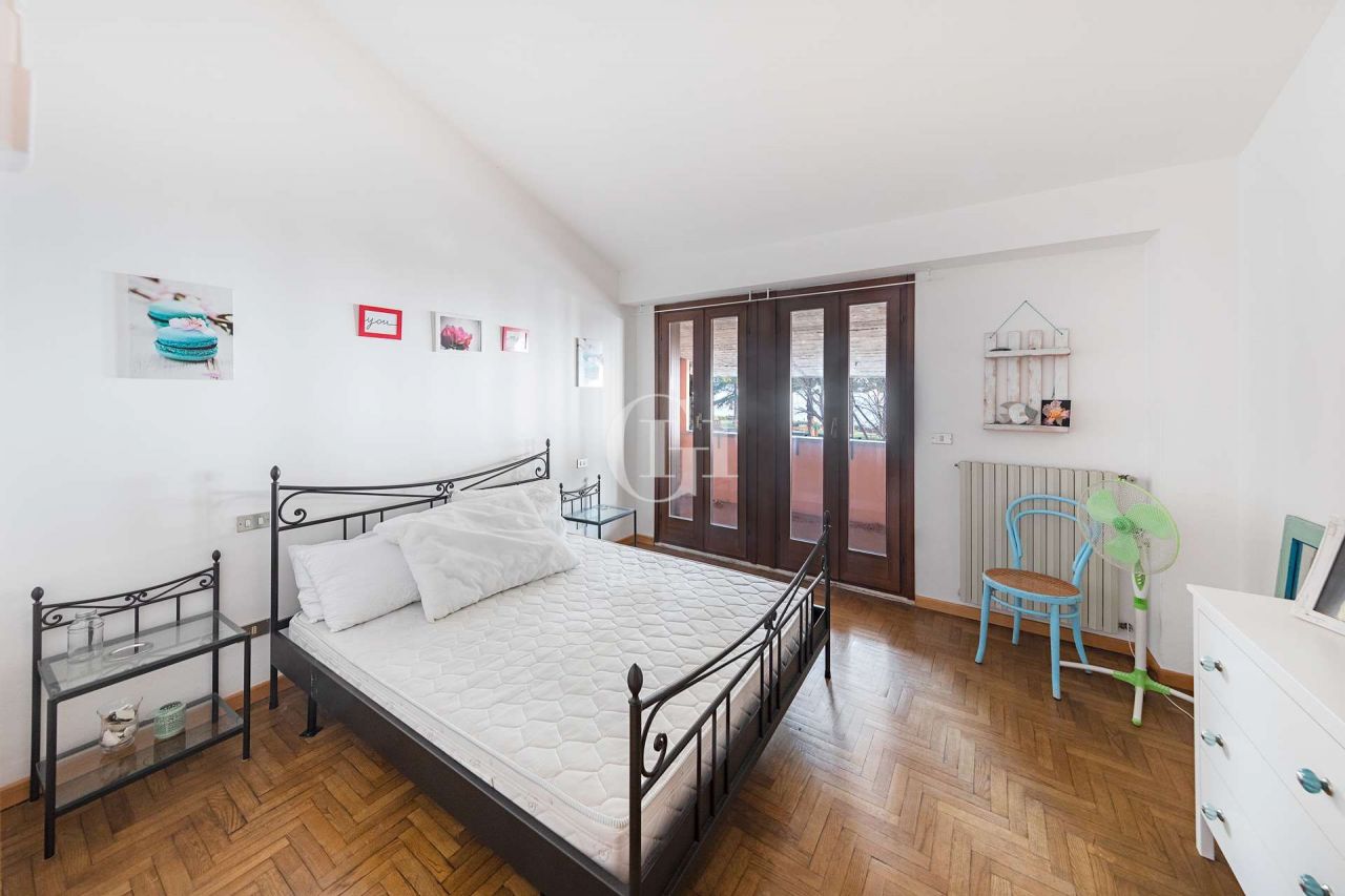 Apartment on Lake Garda, Italy, 110 m² - picture 8