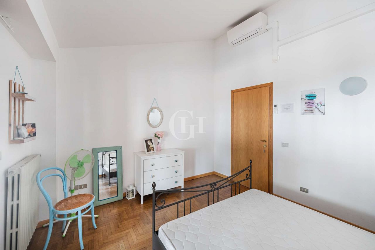 Apartment on Lake Garda, Italy, 110 m² - picture 10