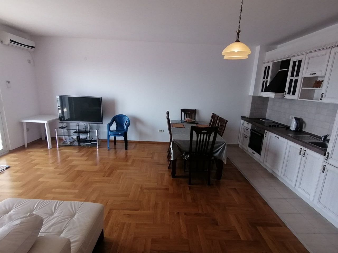 Wohnung in Budva, Montenegro, 70 m² - Foto 1