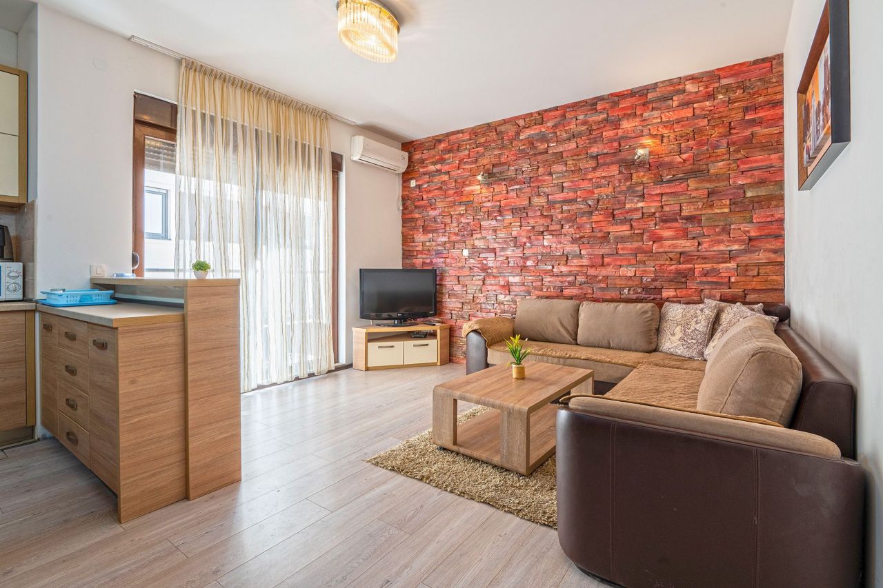 Flat in Budva, Montenegro, 58 m² - picture 1