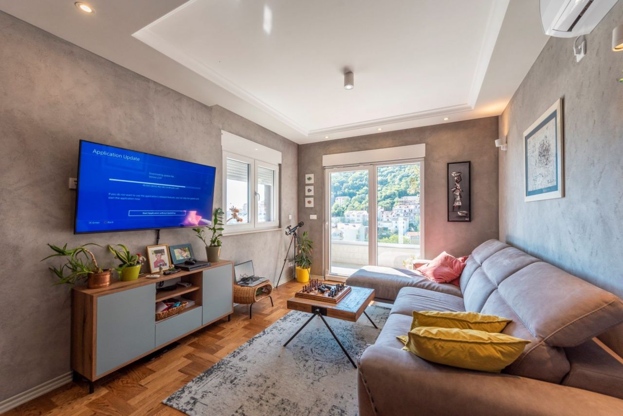 Piso en Budva, Montenegro, 96 m² - imagen 1