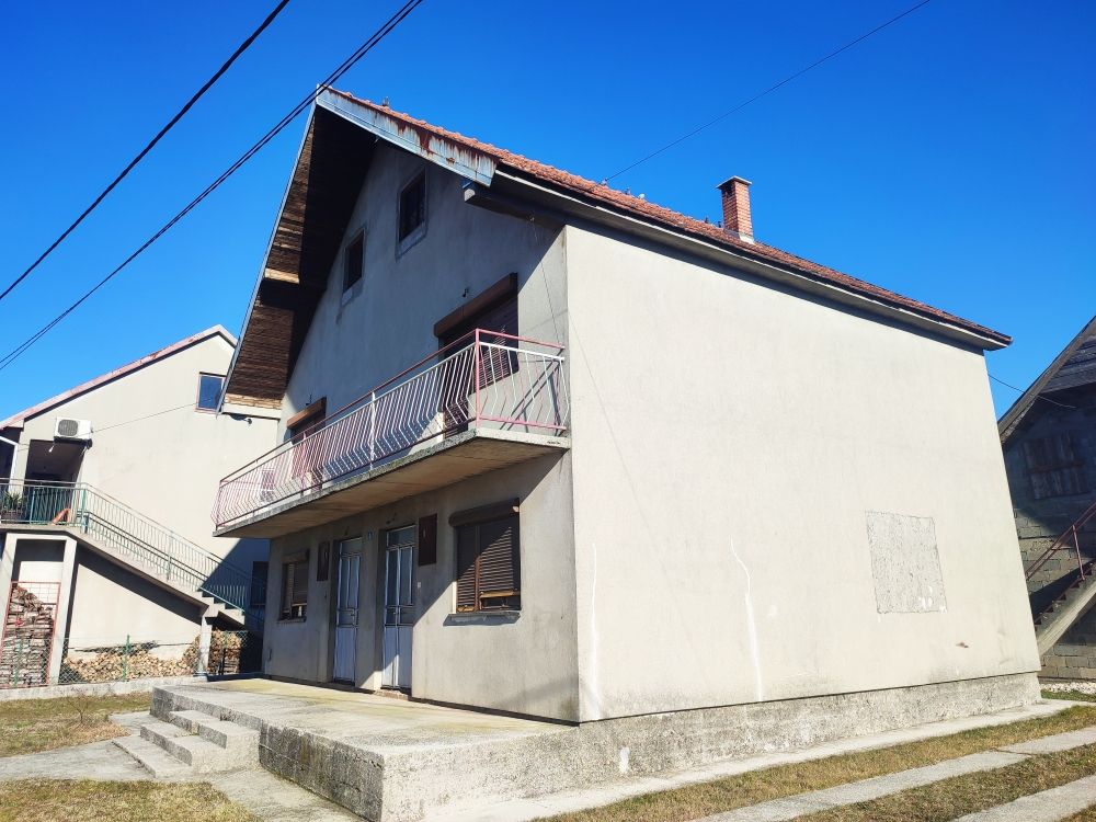 Maison à Nikšić, Monténégro, 196 m² - image 1