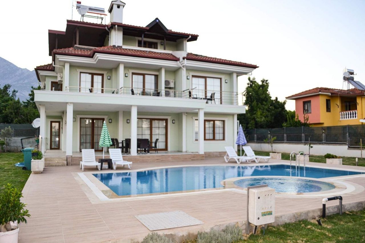 Villa à Tekirova, Turquie, 250 m² - image 1