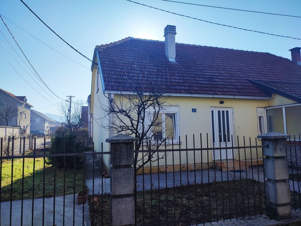 Maison à Nikšić, Monténégro, 44 m² - image 1