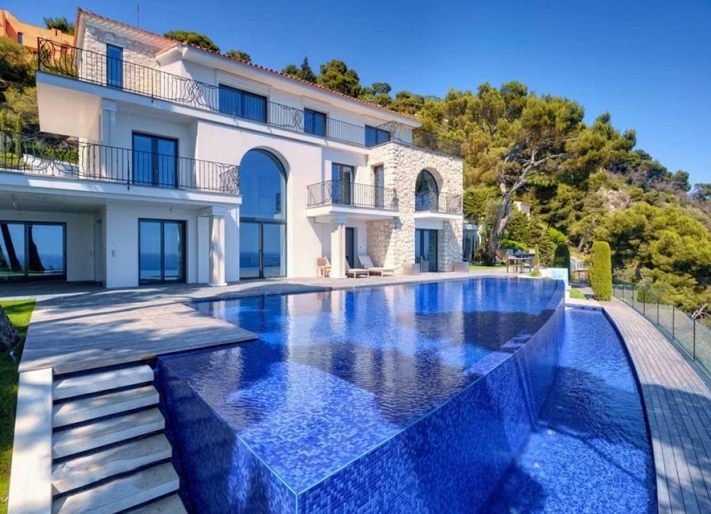 Villa in Villefranche-sur-Mer, France, 700 m² - picture 1