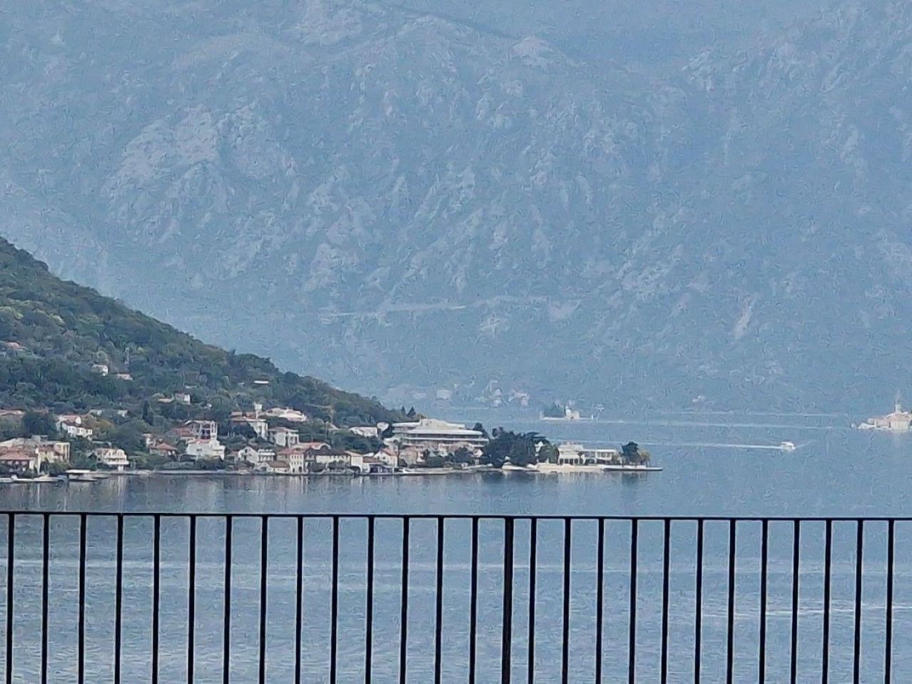 Flat in Dobrota, Montenegro, 403 m² - picture 2