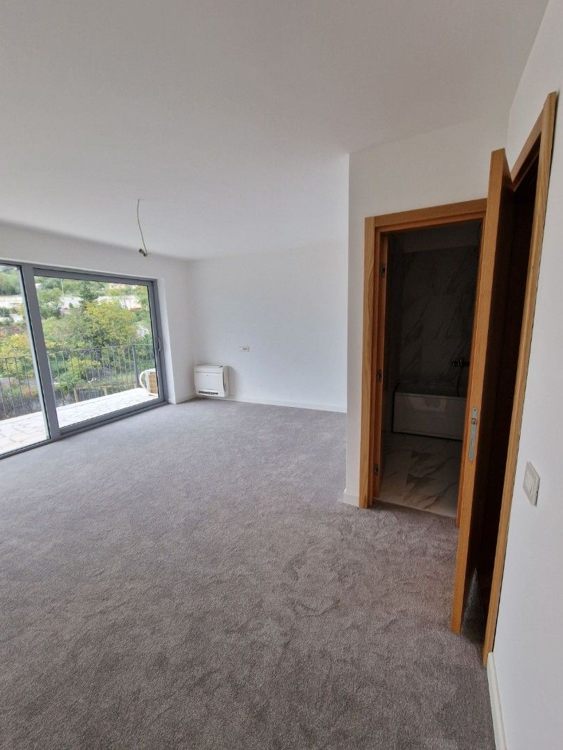 Flat in Dobrota, Montenegro, 403 m² - picture 11