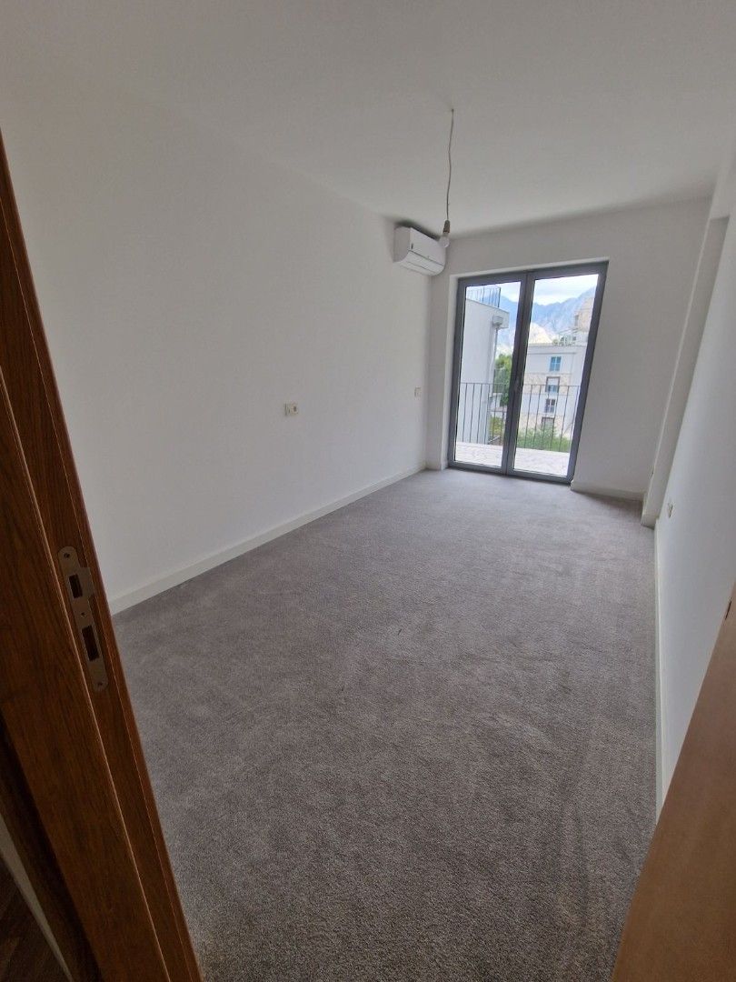 Flat in Dobrota, Montenegro, 403 m² - picture 14