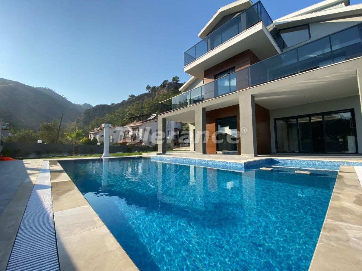 Villa en Göcek, Turquia, 302 m² - imagen 1