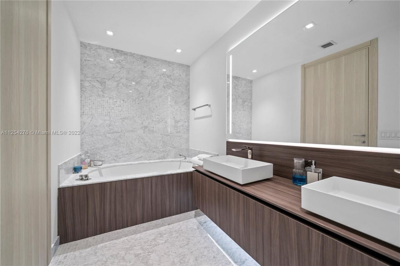 Penthouse in Miami, USA, 190 m² - picture 10