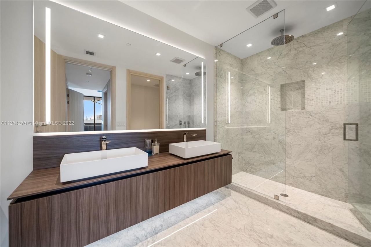 Penthouse in Miami, USA, 190 m² - picture 11