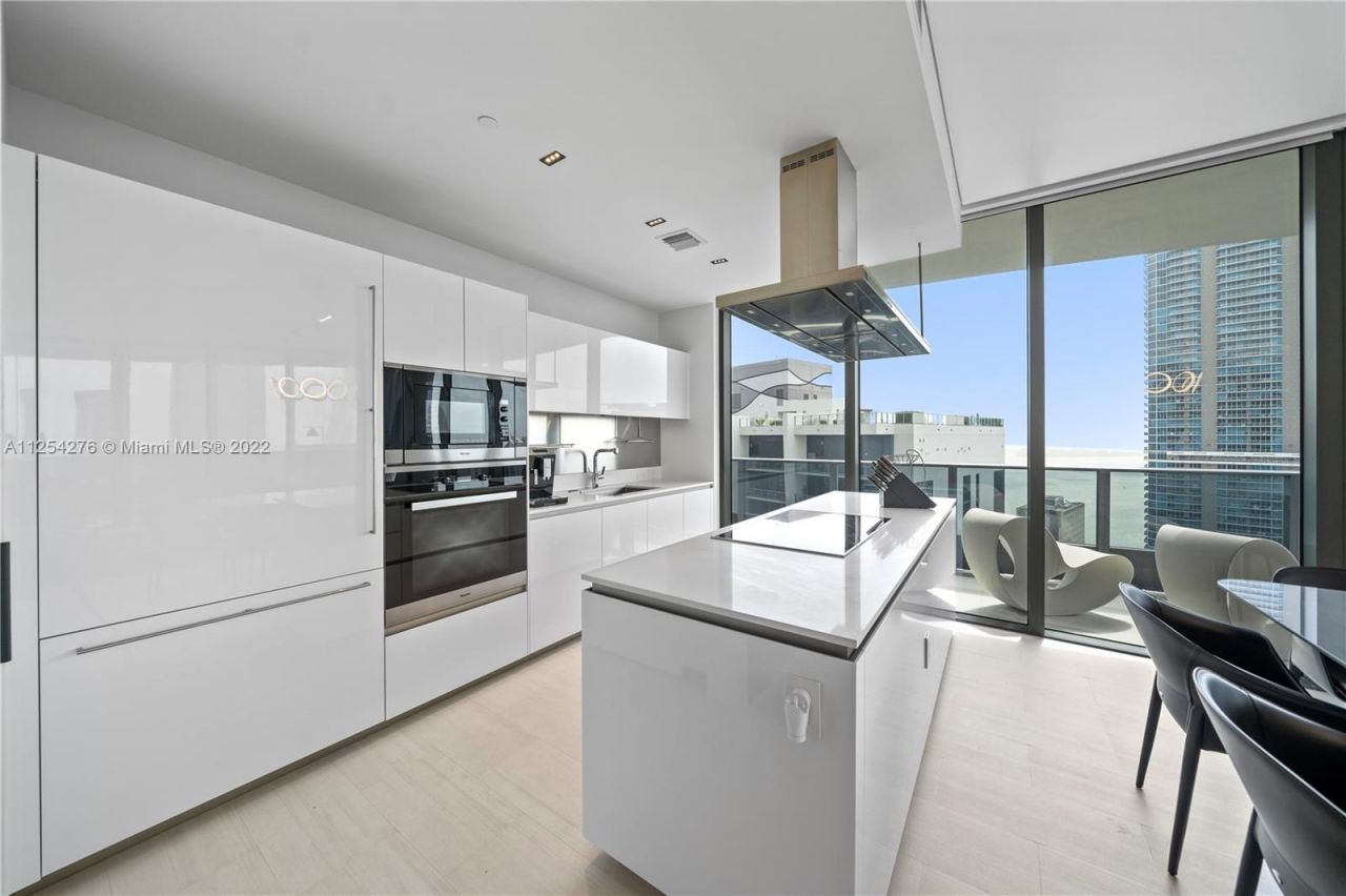 Penthouse in Miami, USA, 190 m² - picture 15