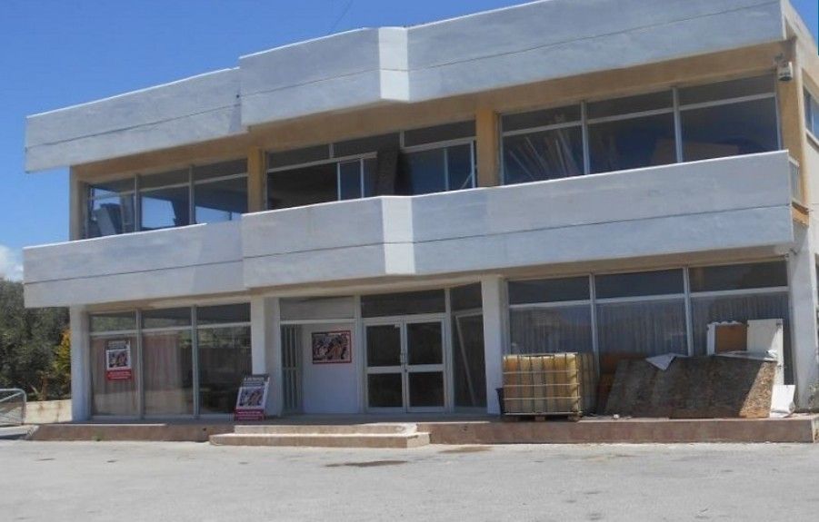 Biens commerciaux à Paphos, Chypre, 1 540 m² - image 1